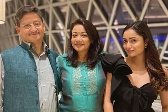 Tridha-Choudhury-with-her-parents